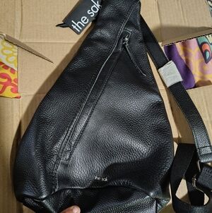 THE SAK - Black Genuine Leather 💯, Cross Body Bag ( Unisex,& Brand New w/tags )